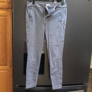Loft Marisa sz 4 skinny pants with zip pockets.